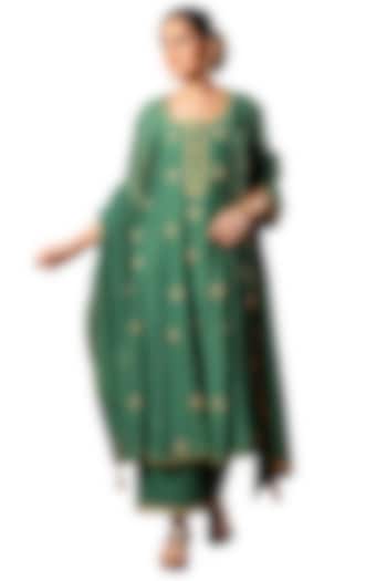 Bottle Green Mul Chanderi Hand & Machine Embroidered Kurta Set by Sonali Methi at Pernia's Pop Up Shop