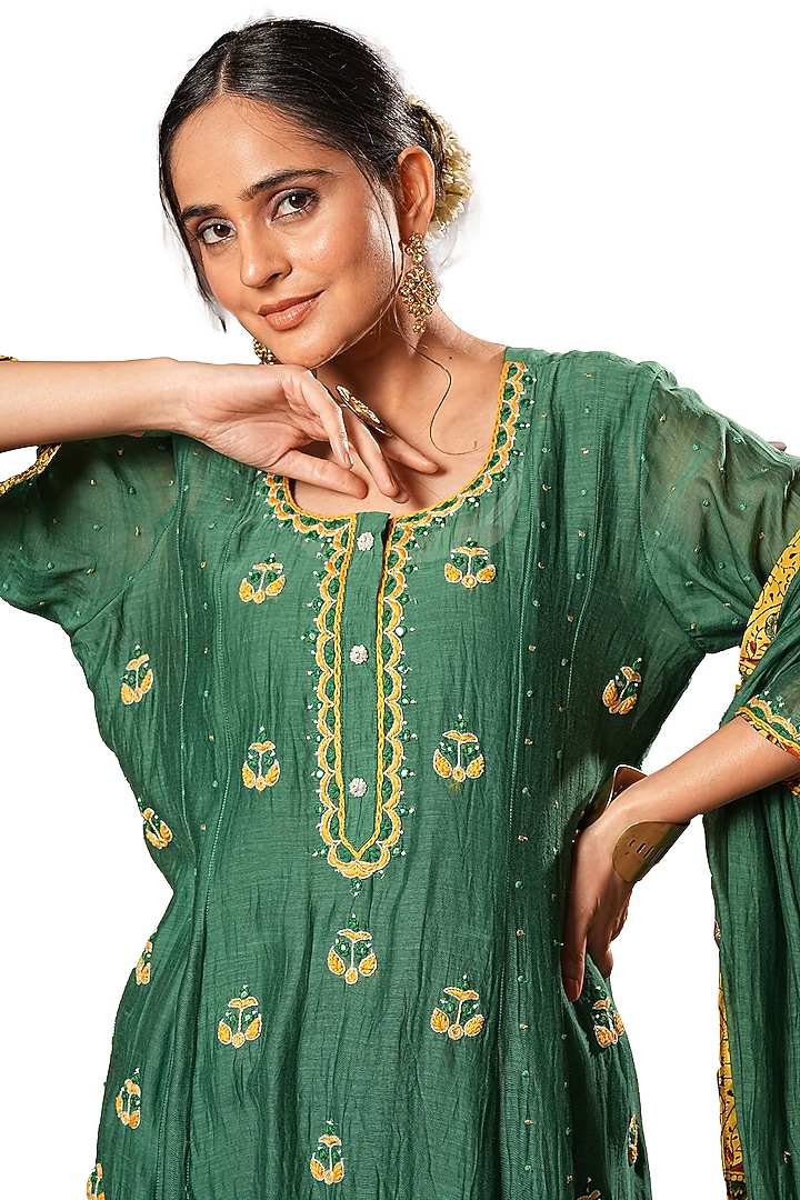 Bottle Green Mul Chanderi Hand & Machine Embroidered Kurta Set by Sonali Methi at Pernia's Pop Up Shop