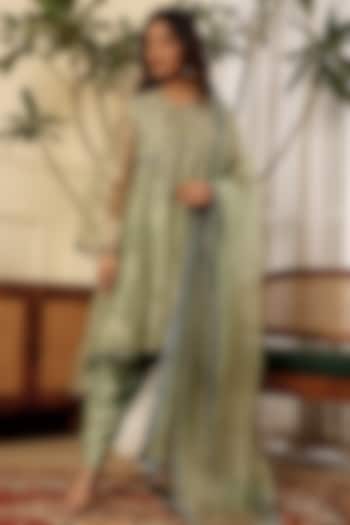 Grey Pure Tissue Kurta Set by Sonali Methi at Pernia's Pop Up Shop