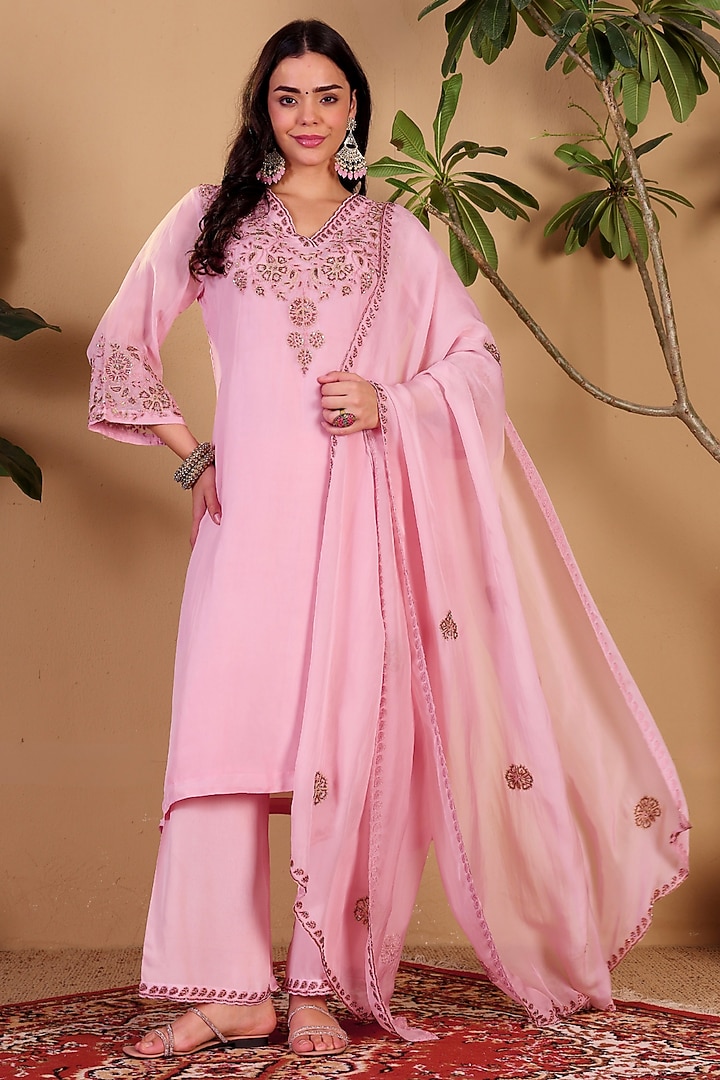Pink Organza Hand Embroidered Kurta Set by Sonali Methi at Pernia's Pop Up Shop