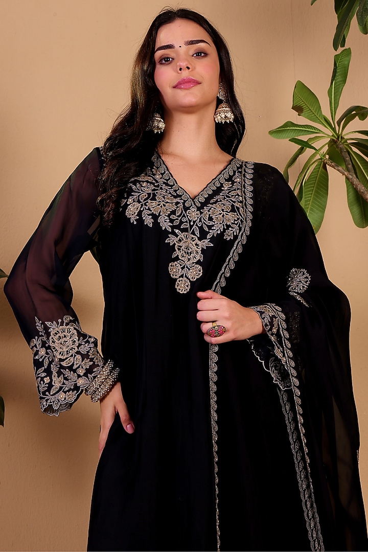 Black Organza Hand Embroidered Kurta Set by Sonali Methi at Pernia's Pop Up Shop