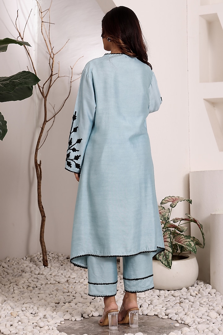 Blue Silk Chanderi Hand Embroidered Kurta Set by Sonali Methi at Pernia's Pop Up Shop