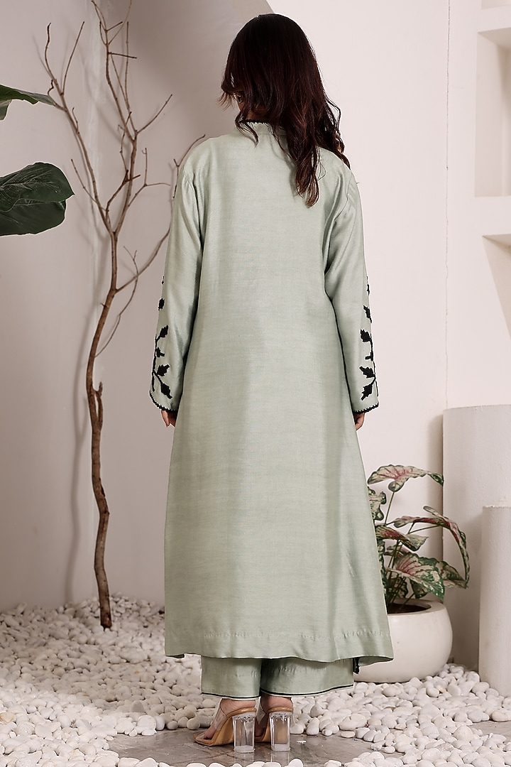 Grey Silk Chanderi Hand Embroidered Kurta Set by Sonali Methi at Pernia's Pop Up Shop