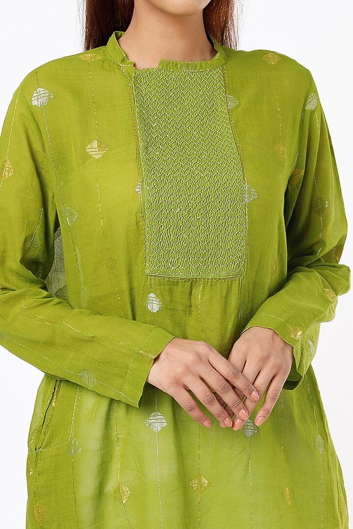 Green Hand Embroidered Kurta by Sonica Sarna at Pernia's Pop Up Shop