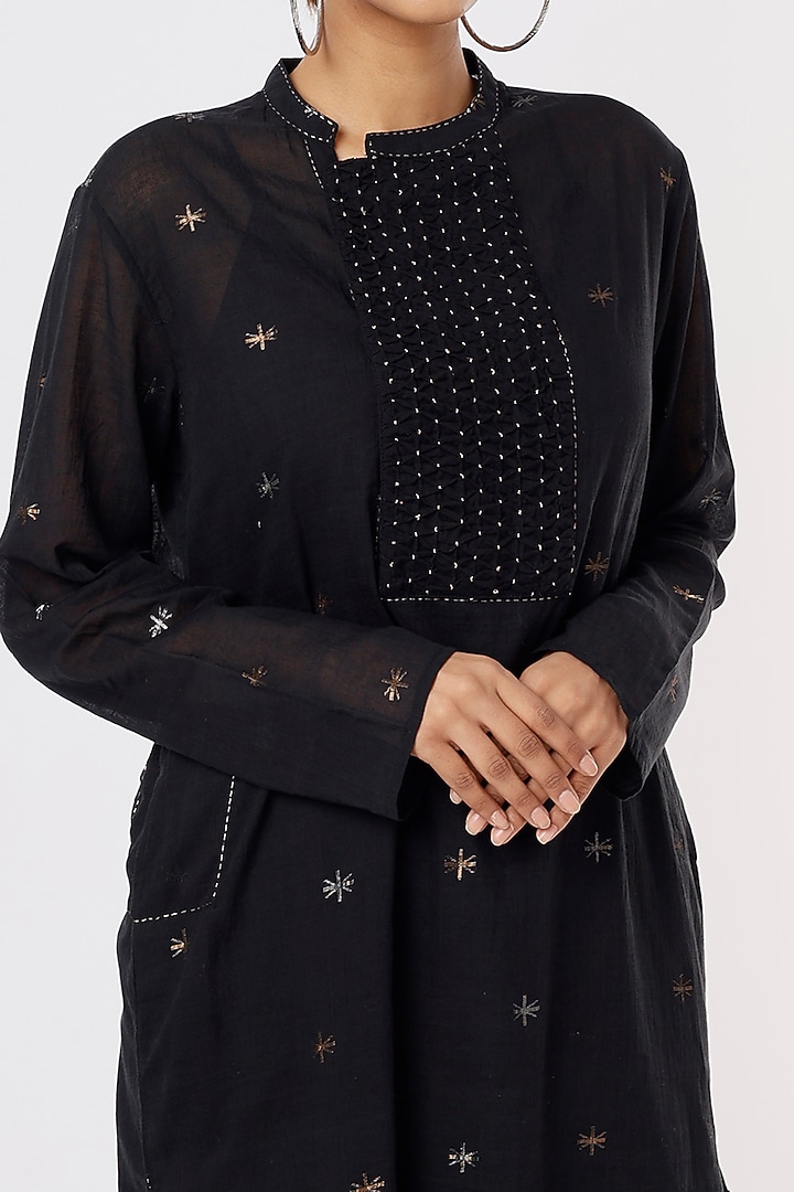 Black Hand Embroidered Kurta by Sonica Sarna at Pernia's Pop Up Shop