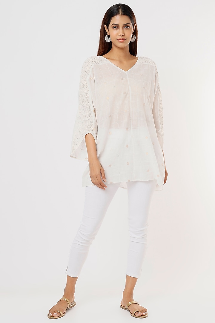 White Hand Embroidered Kimono Top by Sonica Sarna at Pernia's Pop Up Shop