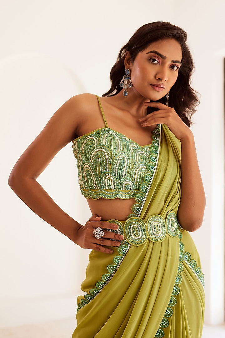 Green Georgette & Organza Embroidered Pre-Draped Wedding Saree Set by SONAL PASRIJA at Pernia's Pop Up Shop