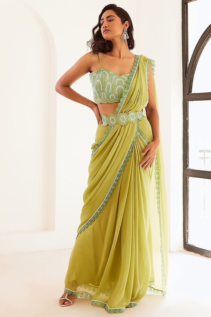 Green Georgette & Organza Embroidered Pre-Draped Wedding Saree Set by SONAL PASRIJA at Pernia's Pop Up Shop