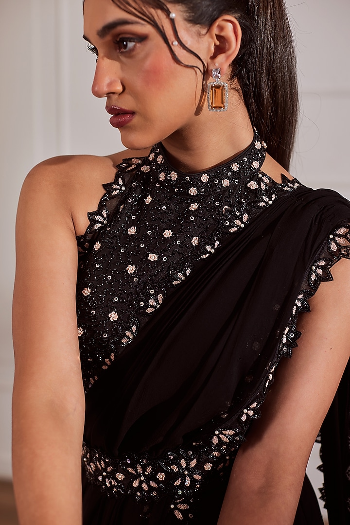 Black Georgette & Organza Embroidered Pre-Draped Wedding Saree Set by SONAL PASRIJA at Pernia's Pop Up Shop