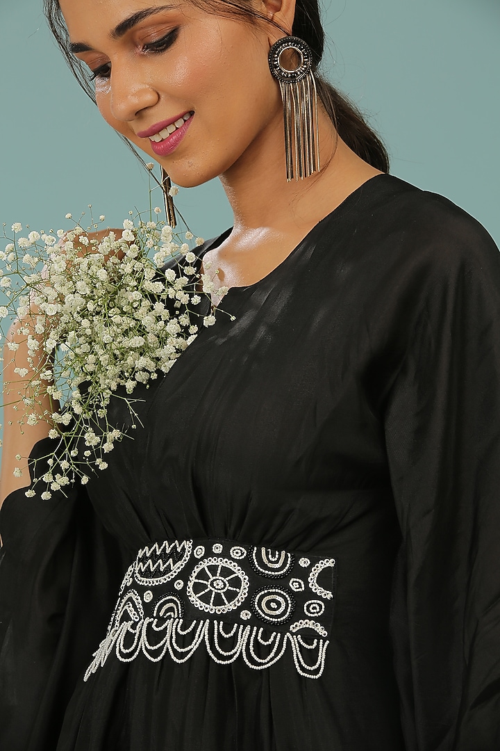 Black Embellished Kaftan Set by SONAL PASRIJA at Pernia's Pop Up Shop
