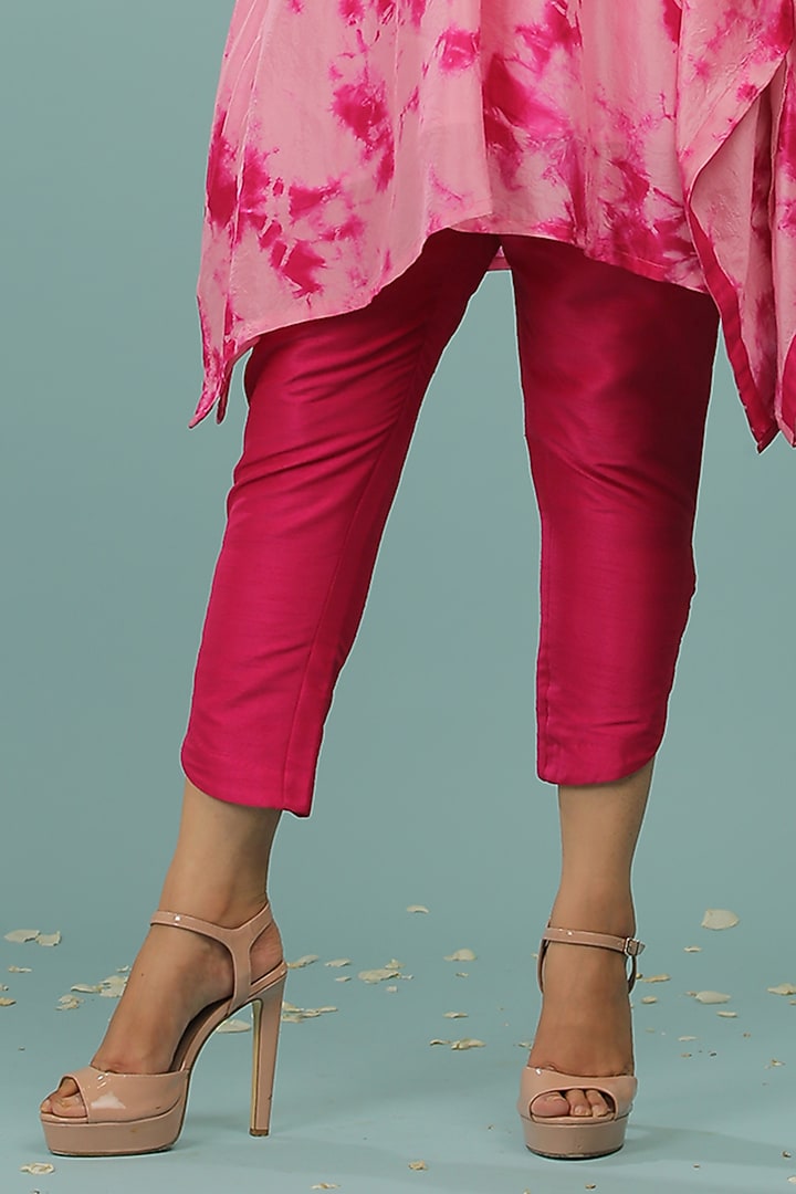 Light Pink & Fuchsia Tie-Dyed Kaftan Set by SONAL PASRIJA at Pernia's Pop Up Shop