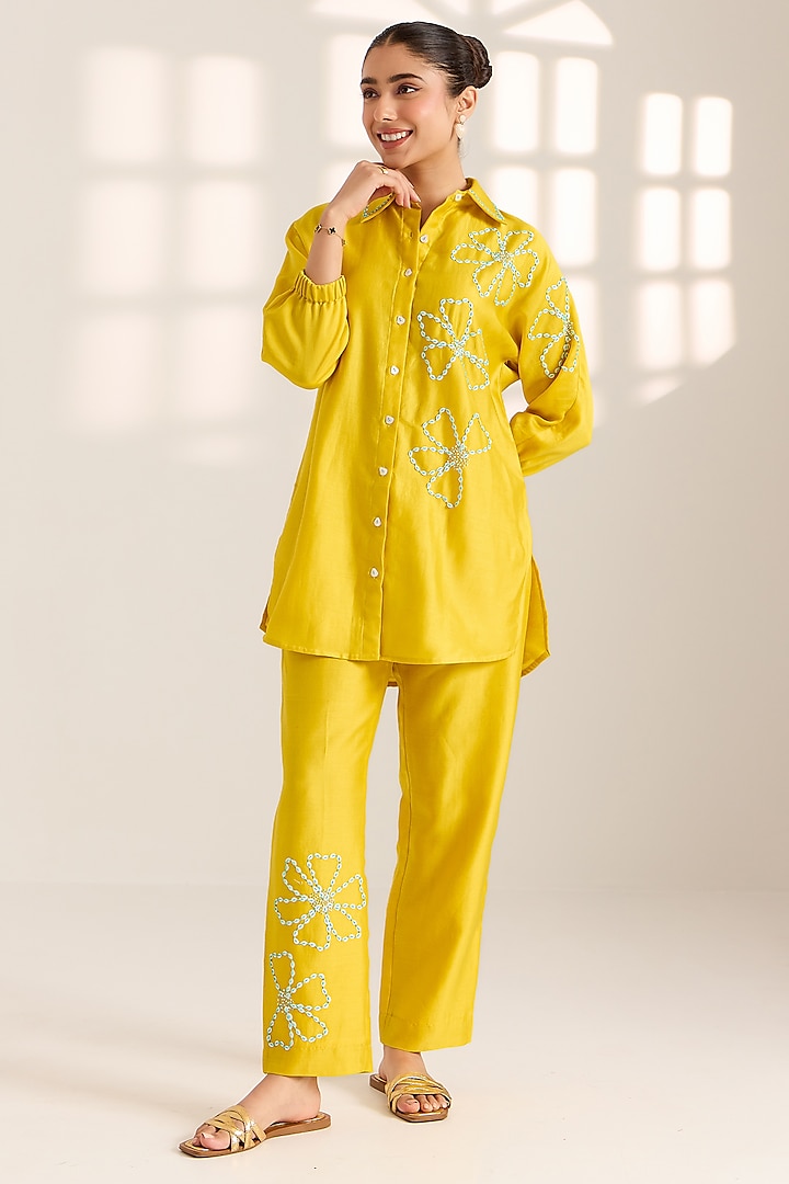 Yellow Chanderi Embroidered Co-Ord Set by Sonal Pasrija at Pernia's Pop Up Shop