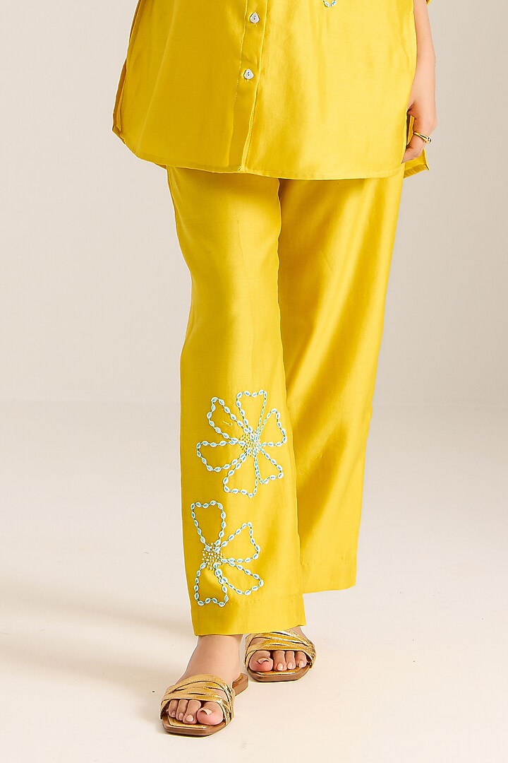 Yellow Chanderi Embroidered Co-Ord Set by Sonal Pasrija at Pernia's Pop Up Shop