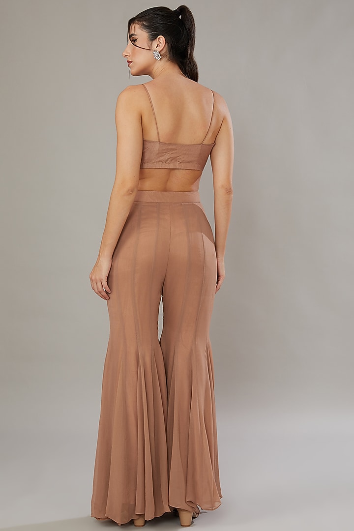 Beige Organza Embroidered Cape Set by SONAL PASRIJA at Pernia's Pop Up Shop