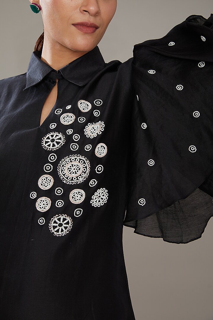 Black Chanderi Co-Ord Set by SONAL PASRIJA at Pernia's Pop Up Shop