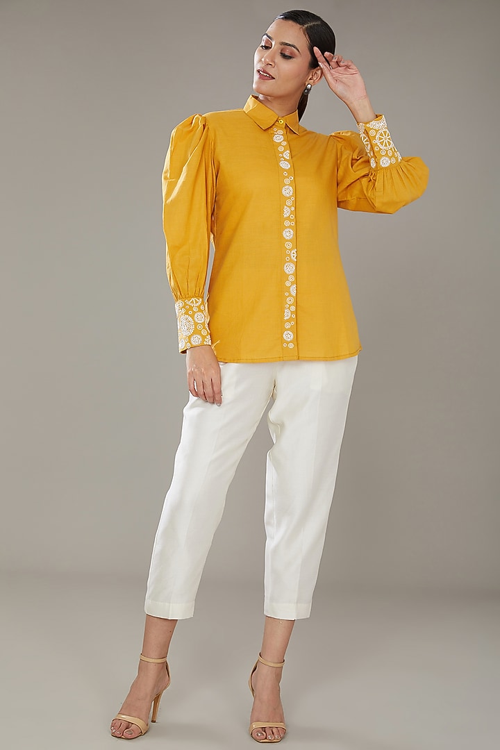 Off-White Chanderi Co-Ord Set by SONAL PASRIJA at Pernia's Pop Up Shop