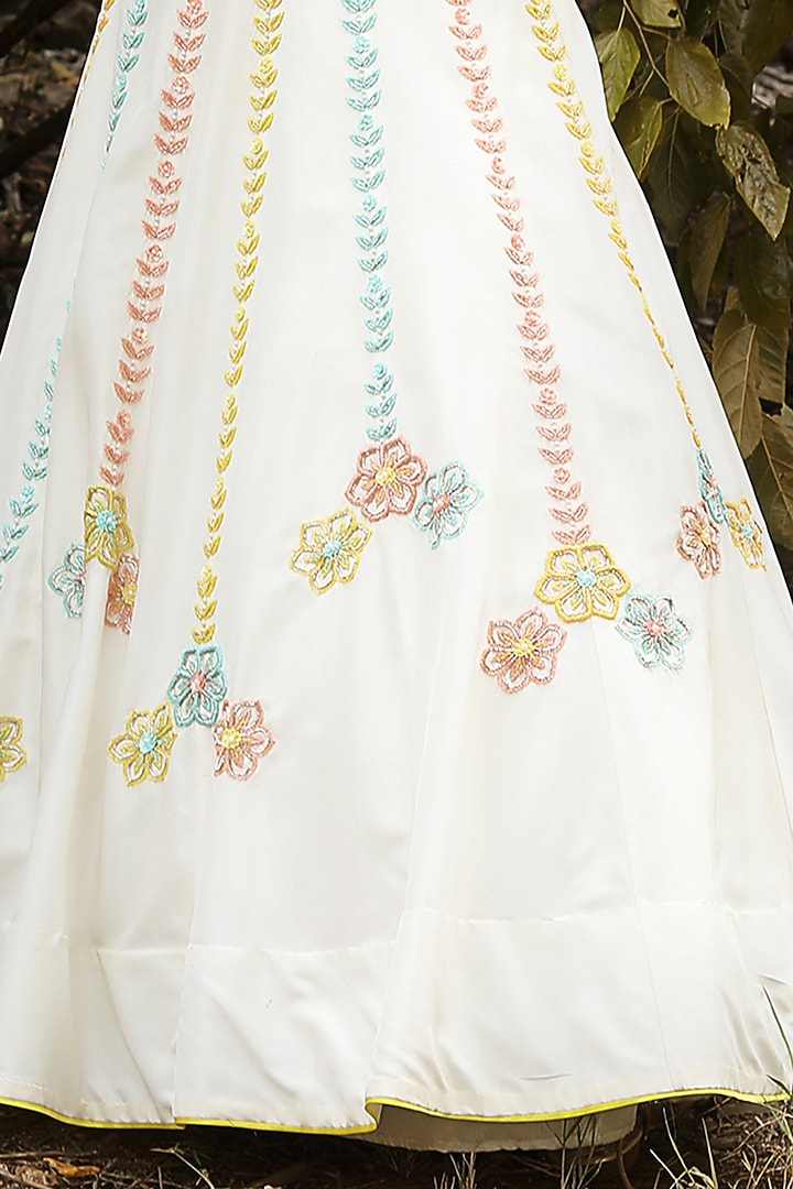 Ivory Embroidered Wedding Lehenga Set by SONAL PASRIJA at Pernia's Pop Up Shop