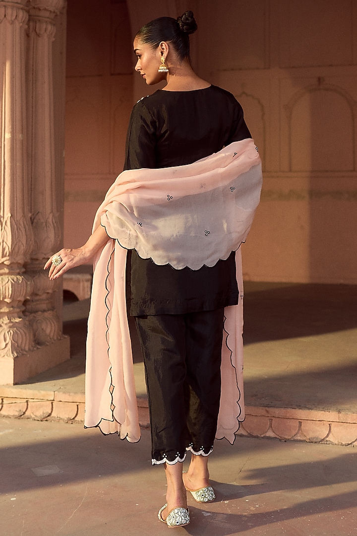 Black Silk Hand Embroidered Kurta Set by SONAL PASRIJA at Pernia's Pop Up Shop
