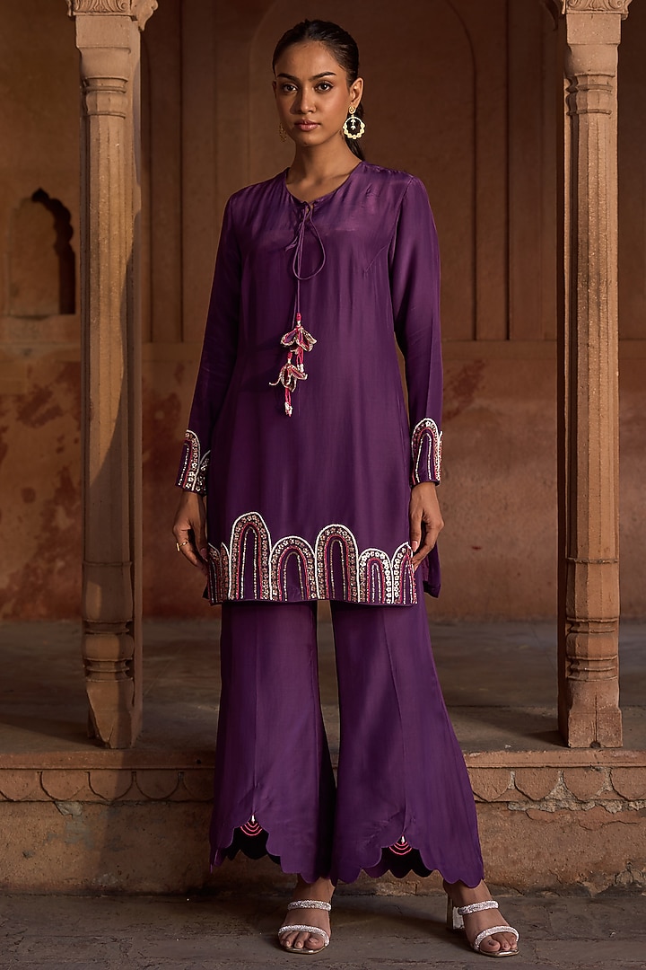 Purple Silk Hand Embroidered Kurta Set by SONAL PASRIJA at Pernia's Pop Up Shop