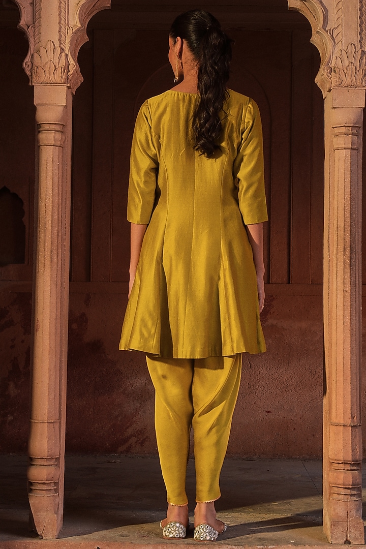 Lime Green Chanderi & Satin Hand Embroidered Kalidar Short Kurta Set by SONAL PASRIJA at Pernia's Pop Up Shop