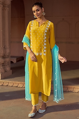 Yellow Silk Hand Embellished Kurta Set by SONAL PASRIJA