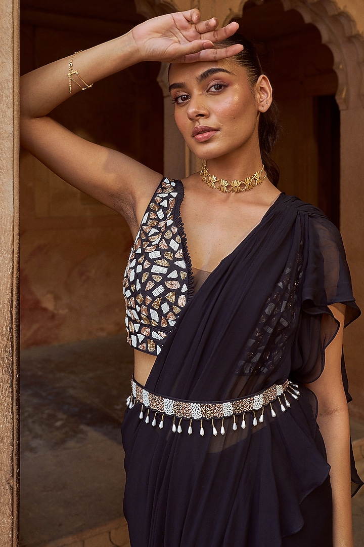 Black Silk & Georgette Pre-Draped Wedding Saree Set by SONAL PASRIJA at Pernia's Pop Up Shop