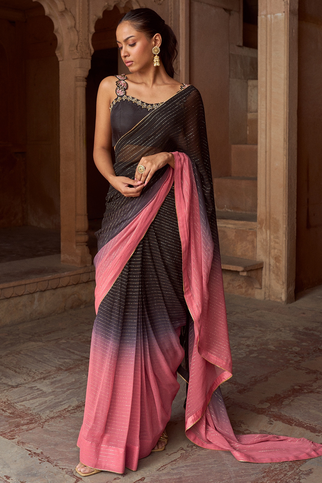 Divine Pink Soft Silk Saree With Tempting Blouse Piece – LajreeDesigner