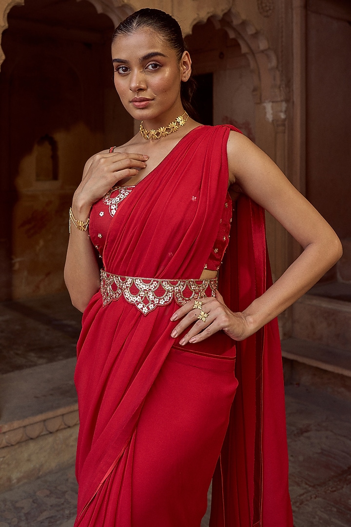 Red Silk & Georgette Pre-Draped Party Wear Saree Set by SONAL PASRIJA at Pernia's Pop Up Shop