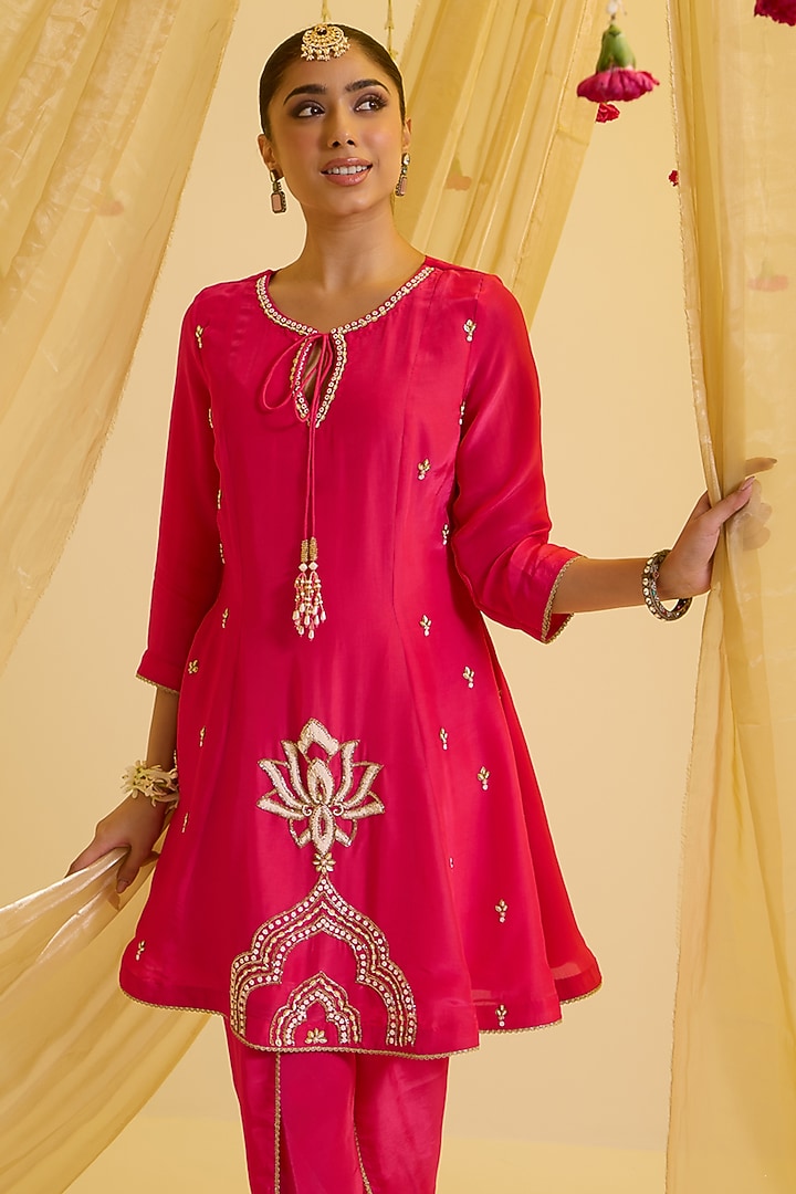 Pink Silk & Organza Hand Embroidered Kalidar Kurta Set by SONAL PASRIJA at Pernia's Pop Up Shop