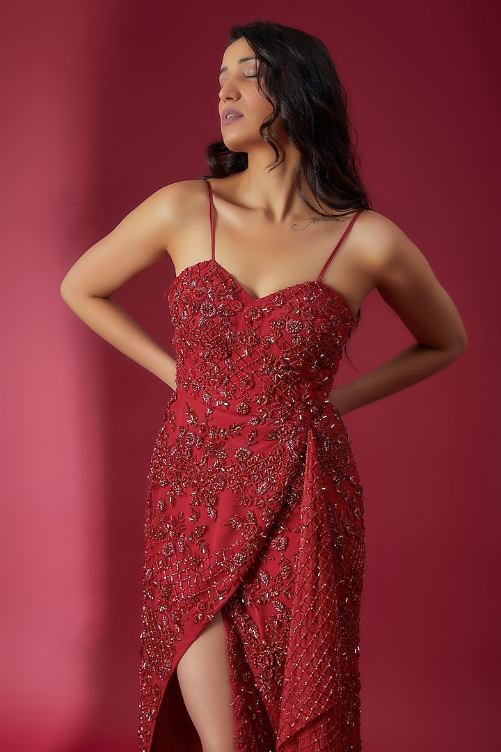 Red Swiss Net Embroidered Side Trail Bridal Gown by Sonaakshi Raaj at Pernia's Pop Up Shop