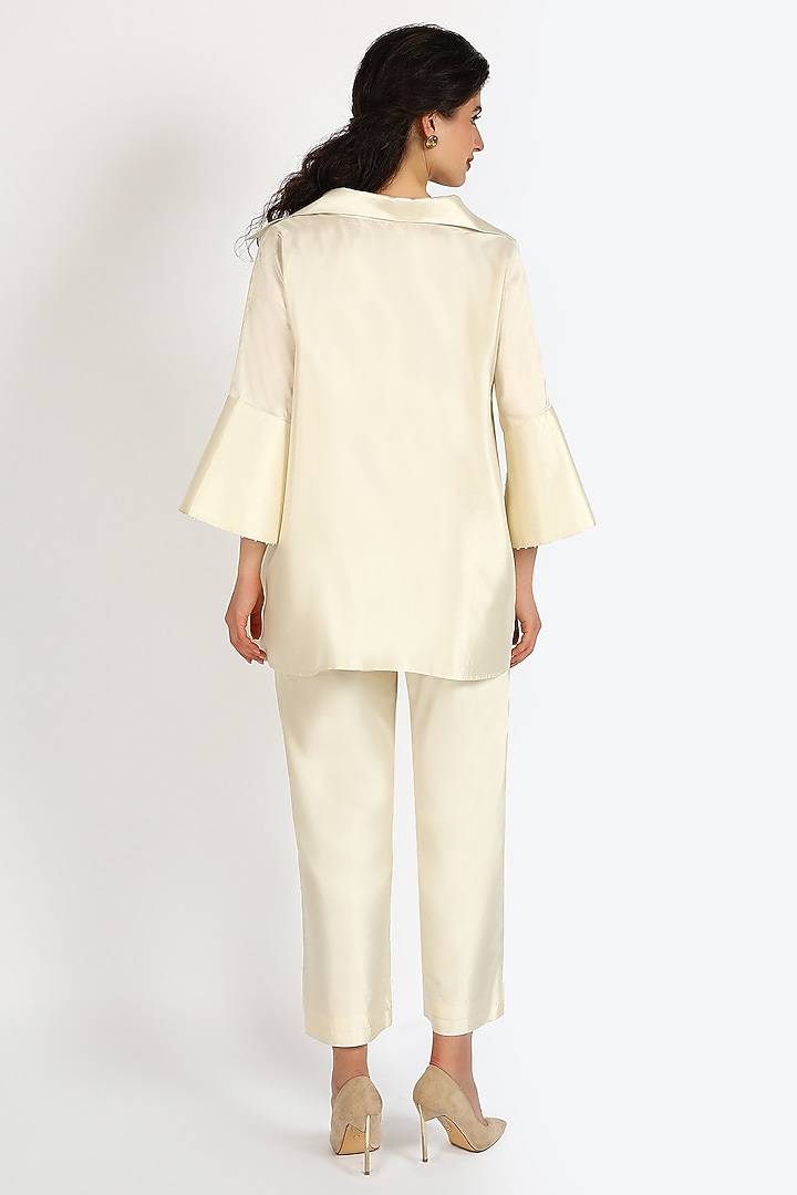 Coconut White Silk Chanderi Hand Embroidered Co-Ord Set by Sonal Singh at Pernia's Pop Up Shop