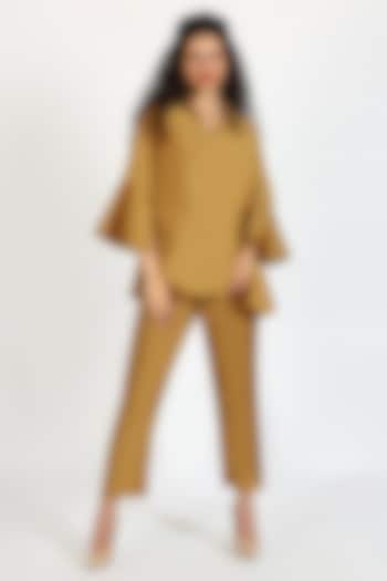 Honey Bronze Silk Chanderi Hand Embroidered Co-Ord Set by Sonal Singh at Pernia's Pop Up Shop