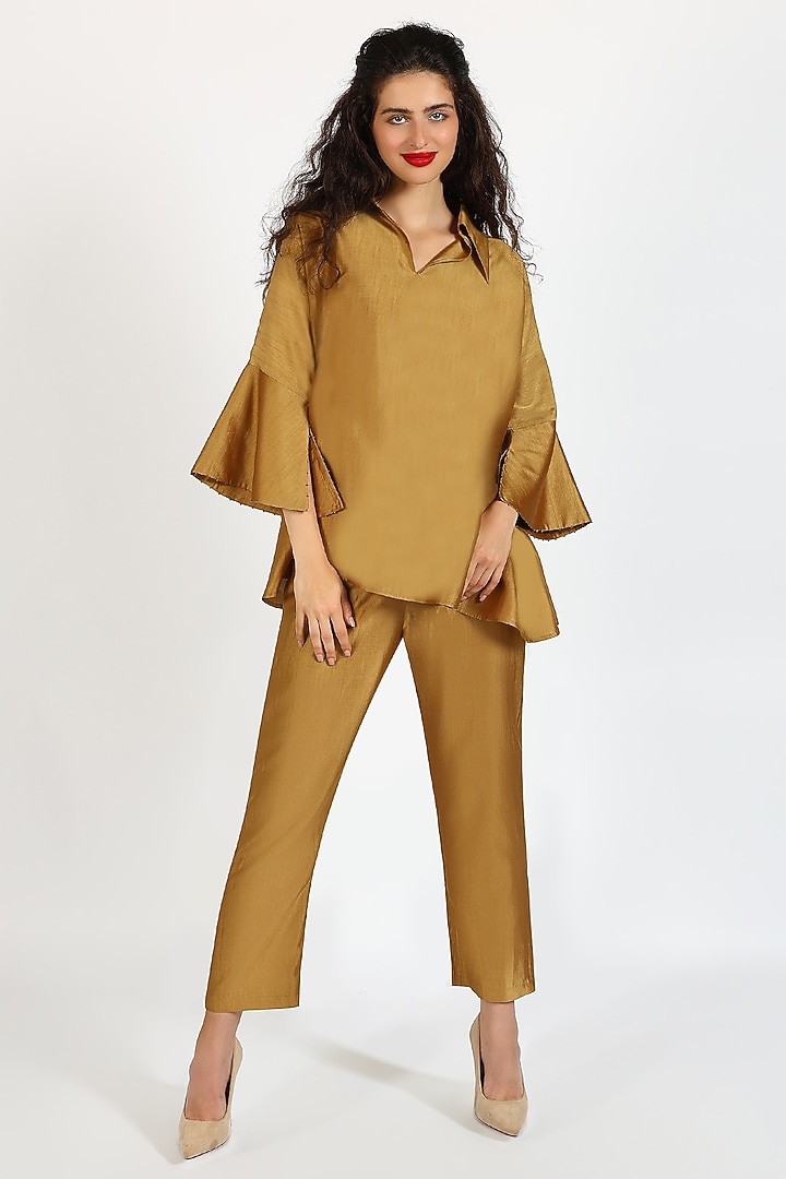 Honey Bronze Silk Chanderi Hand Embroidered Co-Ord Set by Sonal Singh at Pernia's Pop Up Shop