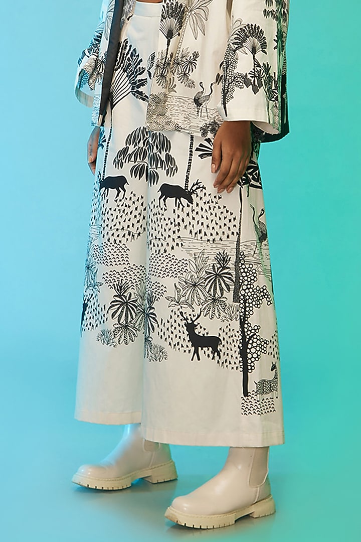 Off-White & Black Cotton Printed Co-Ord Set by Label SO US at Pernia's Pop Up Shop