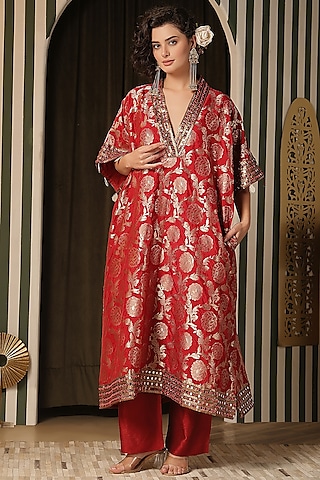 Tomato Red Banarasi Resham Embellished Kurta Set by Soniya G
