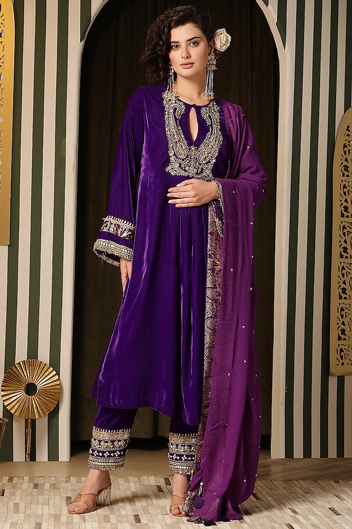 Purple Velvet Metal Embellished Kurta Set by Soniya G at Pernia's Pop Up Shop