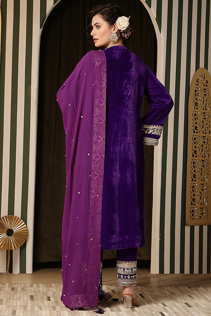 Purple Velvet Metal Embellished Kurta Set by Soniya G at Pernia's Pop Up Shop