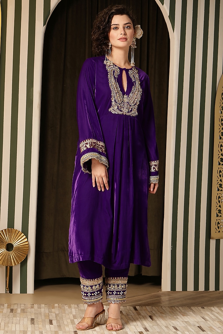 Purple Velvet Metal Embellished Kurta Set by Soniya G at Pernia's Pop Up Shop