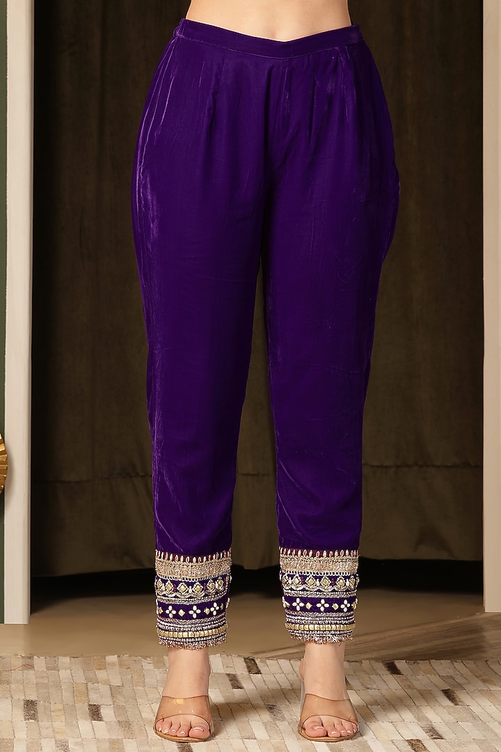 Purple Velvet Metal Embellished Kurta Set by Soniya G at Pernia's Pop Up Shop