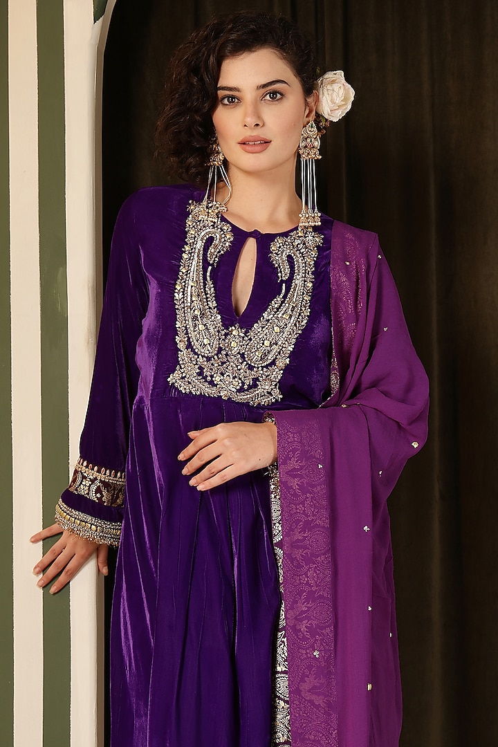 Purple Velvet Metal Embellished Kurta Set by Soniya G at Pernia's Pop Up Shop