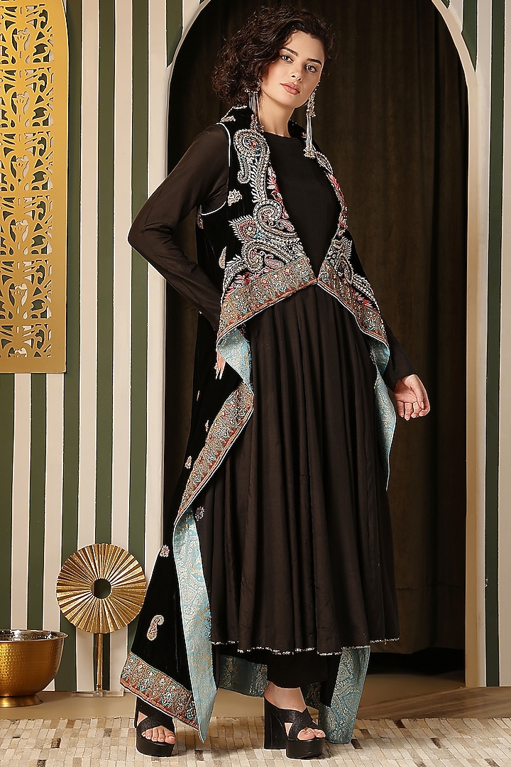 Black Blended Silk Anarkali Set by Soniya G at Pernia's Pop Up Shop