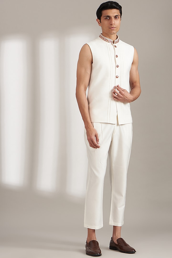 Off-White Handloom Silk Embellished Jodhpuri Set by Soniya G Men at Pernia's Pop Up Shop