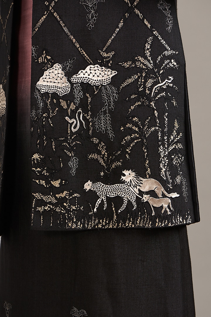 Black Handmade Cotton Embroidered & Printed Bundi Set by Soniya G Men at Pernia's Pop Up Shop