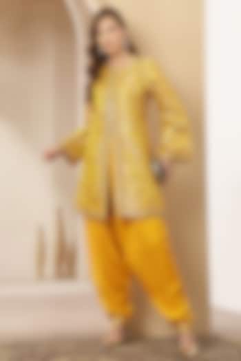 Mustard Yellow Banarasi Brocade Embroidered Kurta Set by Soniya G at Pernia's Pop Up Shop