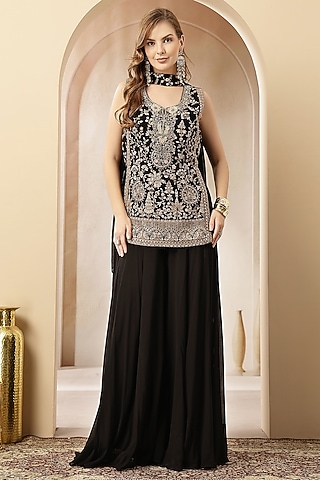 Black Georgette Embroidered Kurta Set by Soniya G