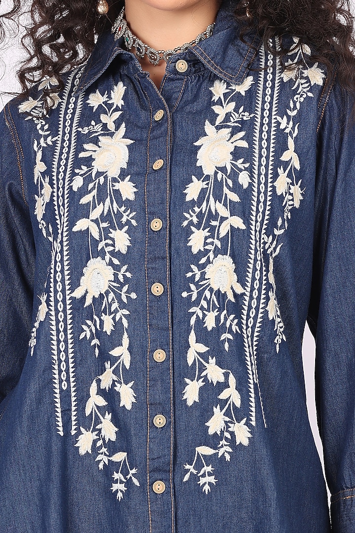 Blue Denim Thread Embroidered Kurta Set by Soniya G at Pernia's Pop Up Shop