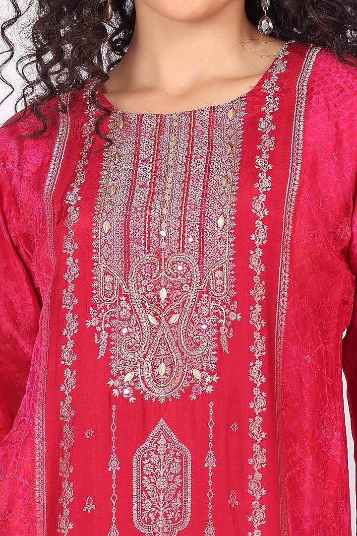 Magenta Cotton Crepe Zari Embellished Kurta Set by Soniya G at Pernia's Pop Up Shop