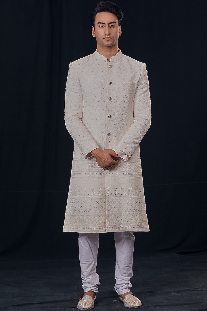 Off White Lucknowi Sherwani Set With Jutti For Boys by Soniya G KIDS at Pernia's Pop Up Shop