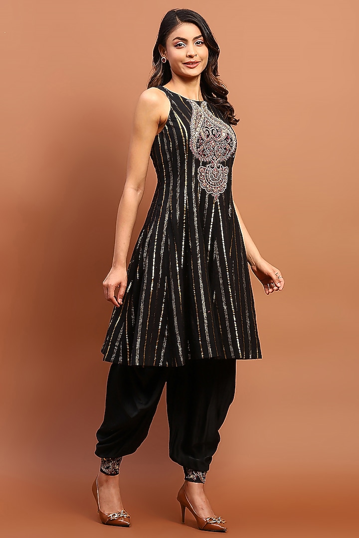 Black Cotton Blend Embroidered Kurta Set by Soniya G at Pernia's Pop Up Shop