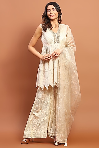 White Chikankari Embroidered Kurta Set by Soniya G